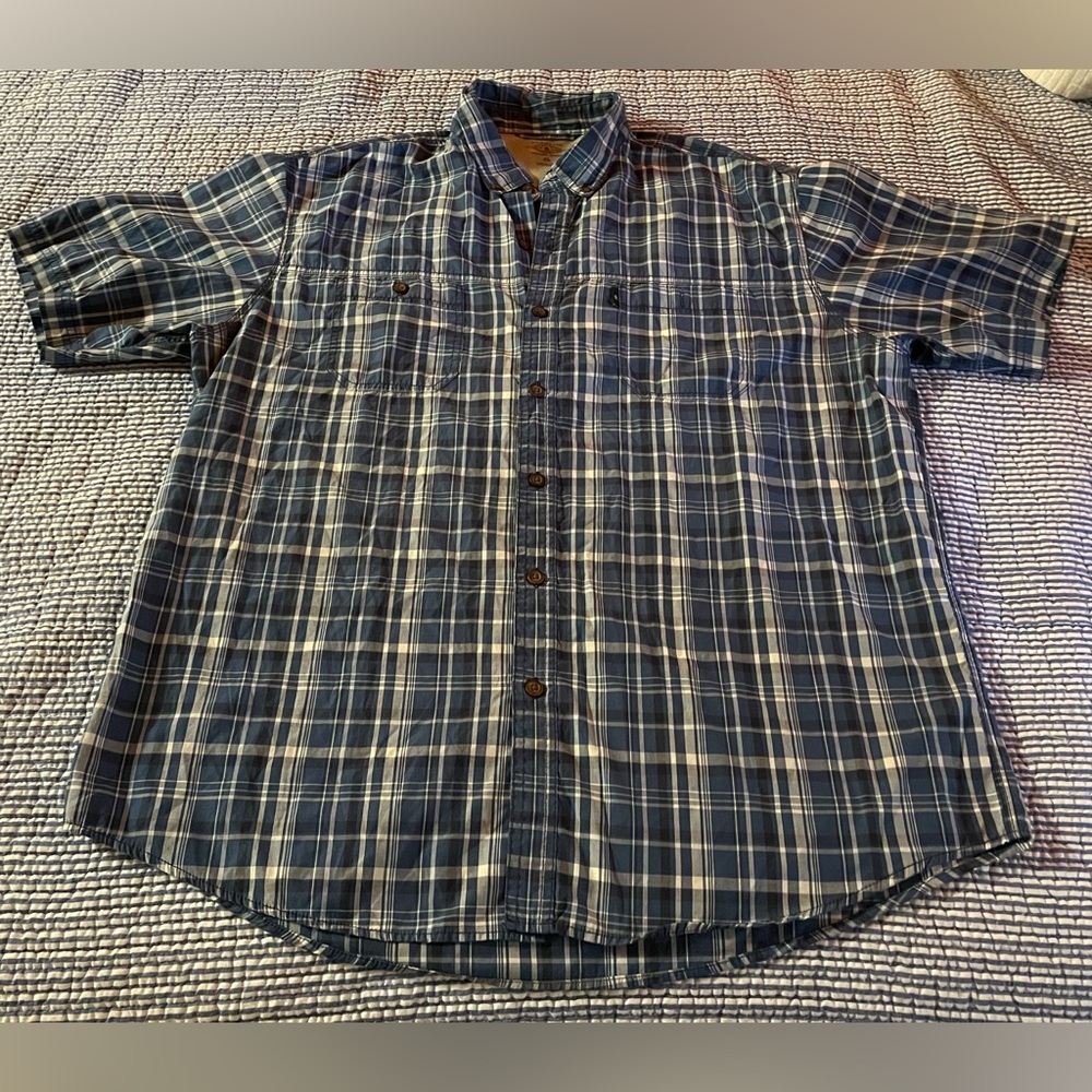 🐟 G.H. Bass & Co. Blue and White Casual Button Down Shirt 🐟